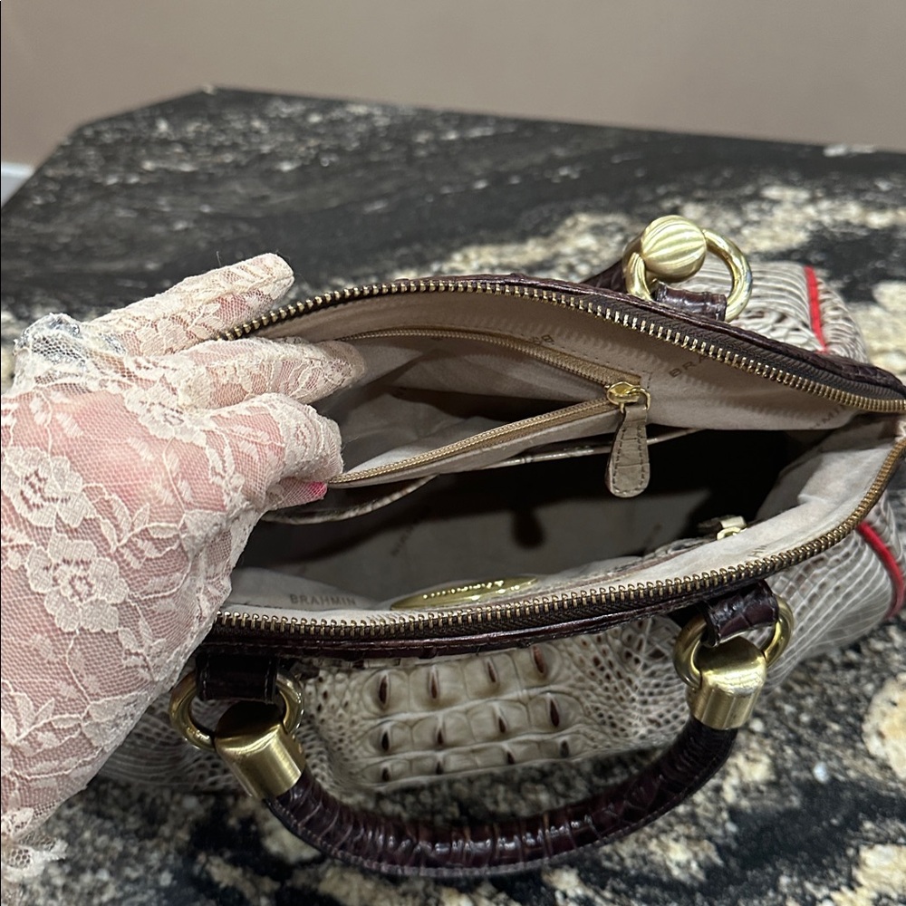 EUC Brahmin “Lisa” croc-embossed satchel - Picture 16 of 16